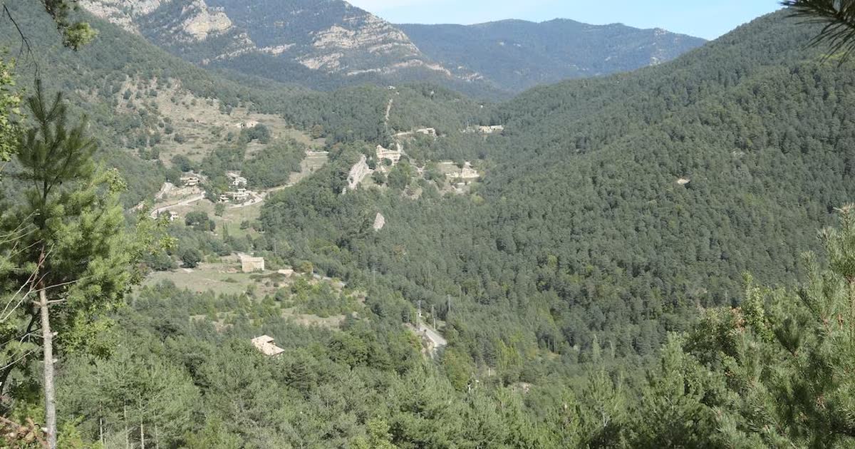 Cronoescalada a Castell de l'Areny amb el paisatge de l'alt Berguedà