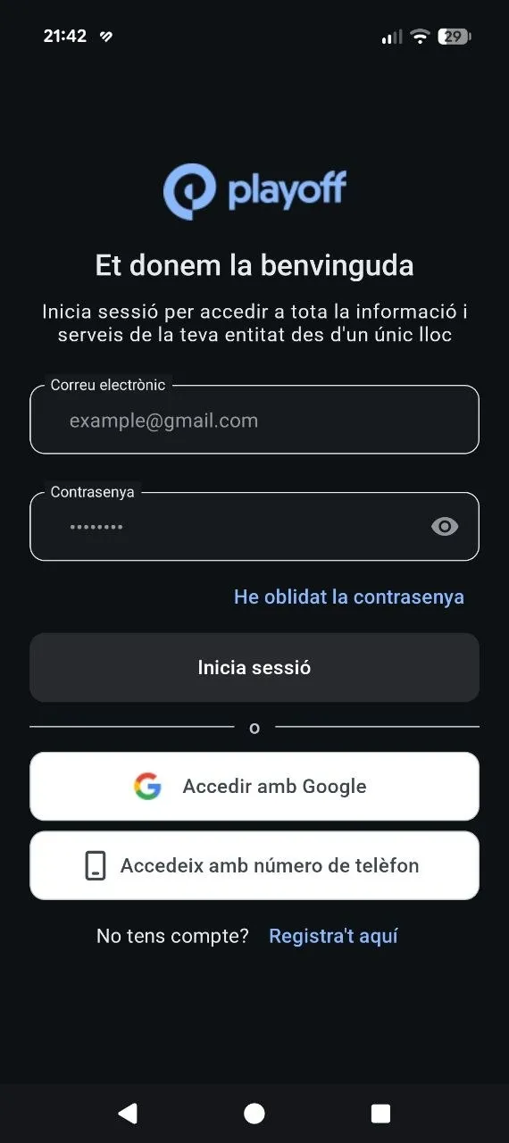 Pantalla de benvinguda de l'app Playoff amb l'enllaç Registra't aquí a la part inferior, al costat de No tens compte?